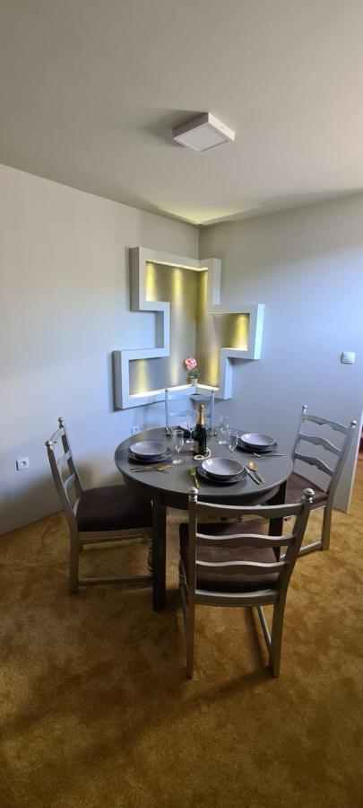 Apartment 993